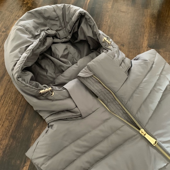 Michael Kors puffer vest - Picture 3 of 5